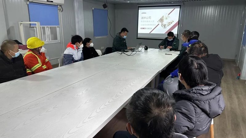 注册消防工程师培训费用主要由以下几个方面构成：