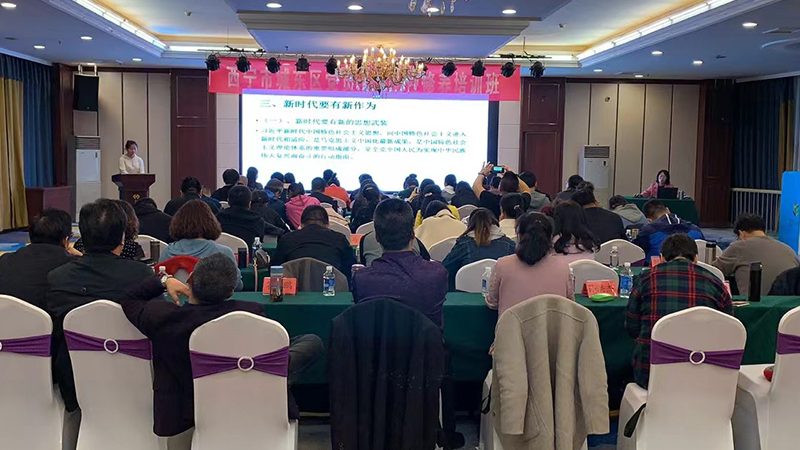 短期技能培训课程的费用主要由以下几部分构成：