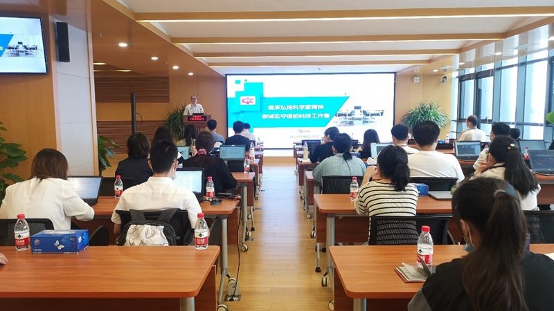 K12在线课程报价之谜：揭秘一学期费用的构成与考量